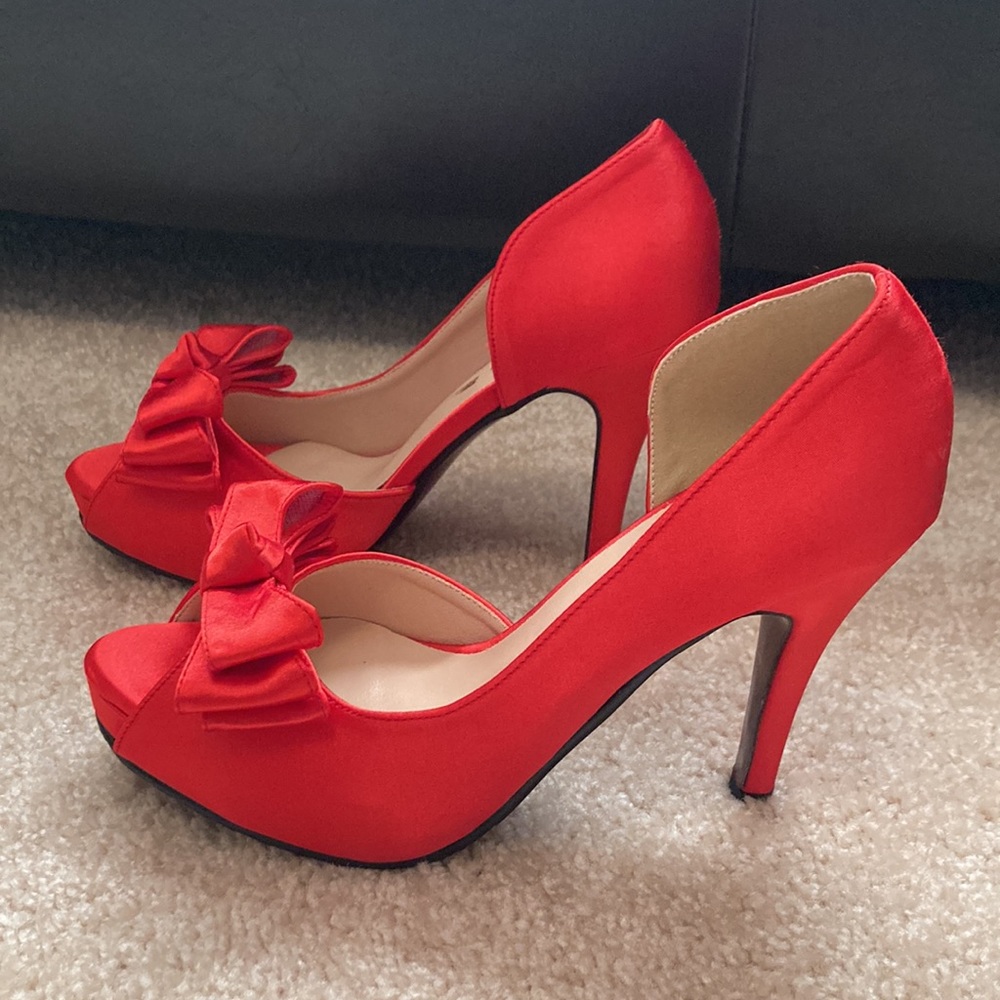 Red open toe 4 inch satin heels size 8.5 women’s - Picture 3 of 4